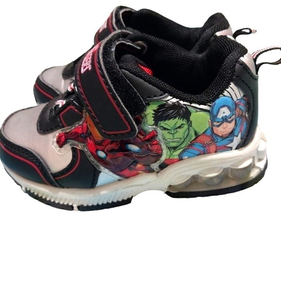 ✨Bogo FREE ✨ Marvel Comics Avengers Light Up Toddler Tennis Shoes Toddler Sz 7 - Picture 1 of 6